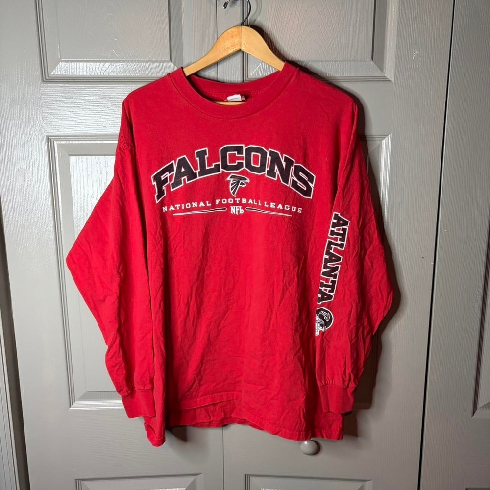 Falcons long sleeve Size XL atlanta long sleeve red NFL sports football